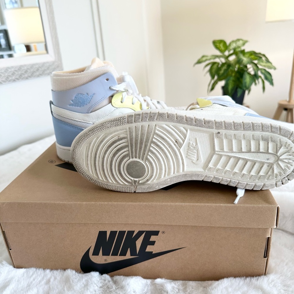 Nike Air Jordan 1 Zoom Air Comfort
High 'To My First Coach - Picture 7 of 8